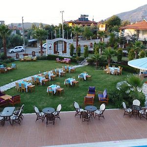 Bungalow Garden View